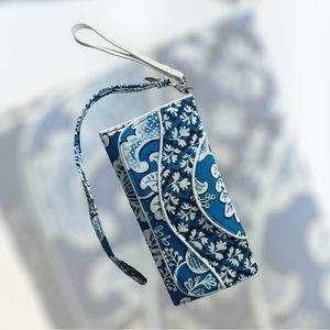 Vera Bradley Making Waves Clutch Wallet Blue Lagoon